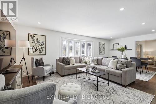 1569 Hwy 6, Hamilton, ON - Indoor Photo Showing Living Room