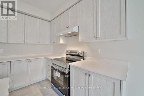 395 Barker Parkway, Thorold, ON - Indoor Photo Showing Kitchen