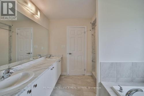 395 Barker Parkway, Thorold, ON - Indoor Photo Showing Bathroom