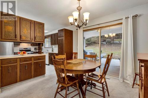 1401 Ponderosa Road, West Kelowna, BC - Indoor Photo Showing Dining Room