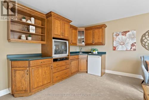 418 Euclid Street, Whitby (Downtown Whitby), ON - Indoor Photo Showing Kitchen