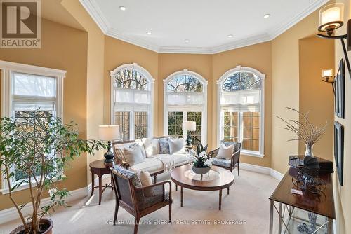 418 Euclid Street, Whitby (Downtown Whitby), ON - Indoor Photo Showing Living Room