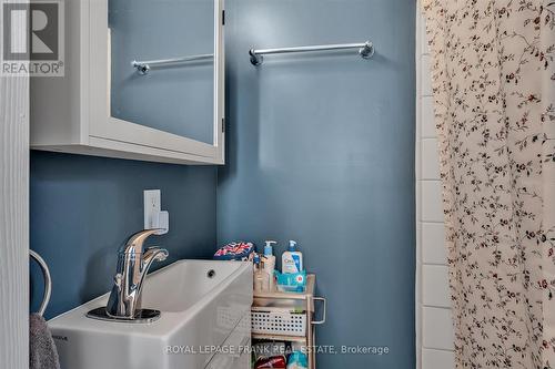 614 River Road S, Peterborough (Ashburnham), ON - Indoor Photo Showing Bathroom