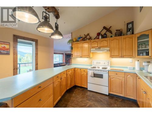 395 Valhalla Road, Prince George, BC - Indoor Photo Showing Kitchen With Double Sink