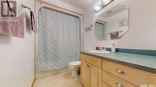 858 Dorothy Street, Regina, SK - Indoor Photo Showing Bathroom