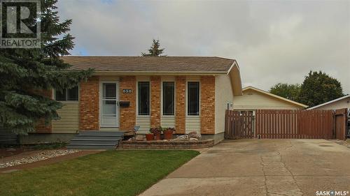 858 Dorothy Street, Regina, SK - Outdoor