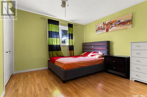 242 Smith Street, Regina, SK - Indoor Photo Showing Bedroom