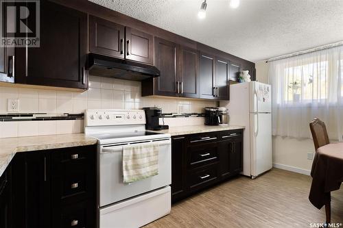 242 Smith Street, Regina, SK - Indoor Photo Showing Kitchen