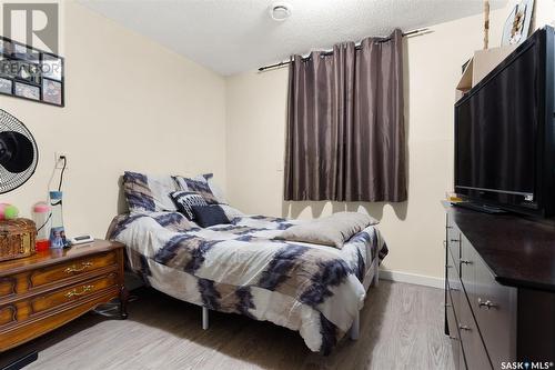 242 Smith Street, Regina, SK - Indoor Photo Showing Bedroom