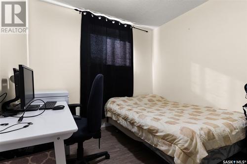 242 Smith Street, Regina, SK - Indoor Photo Showing Bedroom