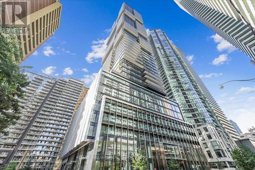 3909 - 55 Charles Street E, Toronto, ON - Outdoor With Balcony With Facade