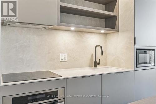 3909 - 55 Charles Street E, Toronto, ON - Indoor Photo Showing Kitchen