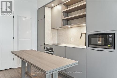 3909 - 55 Charles Street E, Toronto, ON - Indoor Photo Showing Kitchen