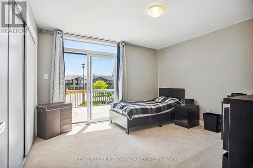 18 - 2070 Meadowgate Boulevard, London, ON - Indoor Photo Showing Bedroom