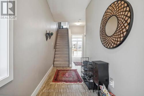 18 - 2070 Meadowgate Boulevard, London, ON - Indoor Photo Showing Other Room