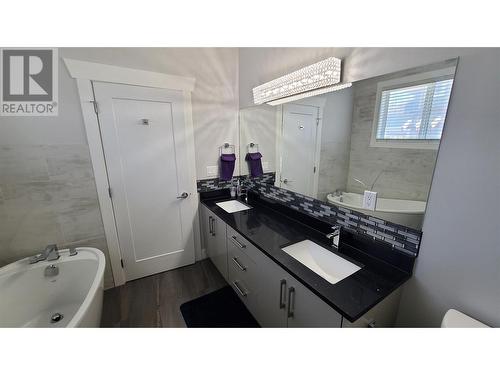 11700 La Costa Lane, Osoyoos, BC - Indoor Photo Showing Bathroom