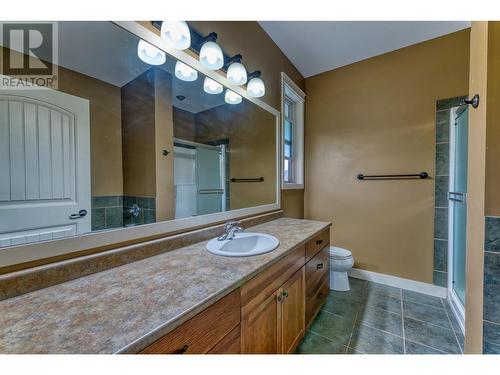 3828 Atkinson Place, Armstrong, BC - Indoor Photo Showing Bathroom