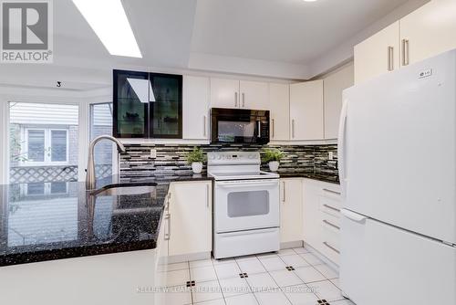 1 Cummings Court, Markham, ON - Indoor Photo Showing Kitchen