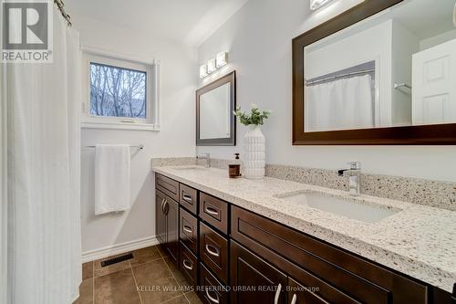 1 Cummings Court, Markham, ON - Indoor Photo Showing Bathroom