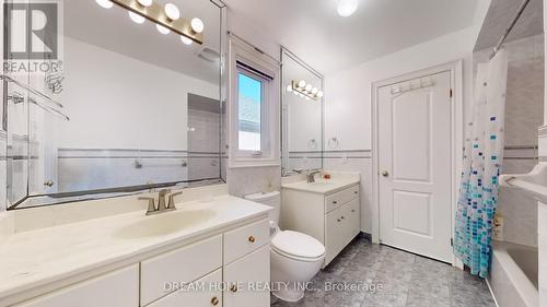 17 Silver Fir Street, Richmond Hill, ON - Indoor Photo Showing Bathroom