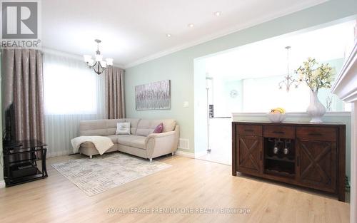 Upper - 20 Bestview Crescent, Vaughan, ON - Indoor Photo Showing Living Room