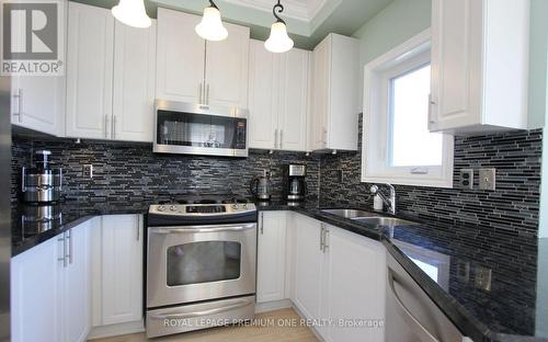 Upper - 20 Bestview Crescent, Vaughan, ON - Indoor Photo Showing Kitchen With Double Sink With Upgraded Kitchen