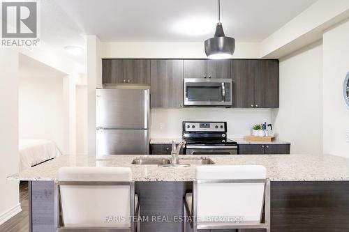 205 - 6 Anchorage Crescent, Collingwood, ON - Indoor Photo Showing Kitchen With Double Sink With Upgraded Kitchen