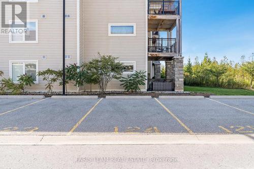 205 - 6 Anchorage Crescent, Collingwood, ON - Outdoor