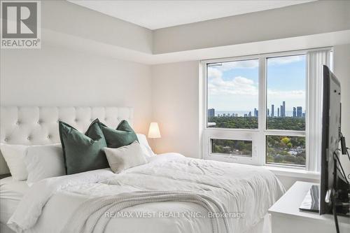 Lph7 - 3 Michael Power Place, Toronto, ON - Indoor Photo Showing Bedroom