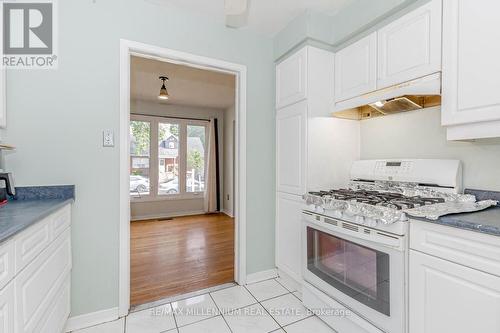 34 Archibald Street, Brampton, ON - Indoor Photo Showing Kitchen