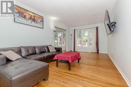 34 Archibald Street, Brampton, ON - Indoor Photo Showing Living Room