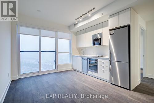 3134 - 5 Mabelle Avenue, Toronto, ON - Indoor Photo Showing Kitchen