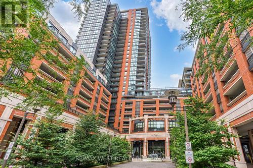 803 - 830 Lawrence Avenue, Toronto, ON - Outdoor With Facade