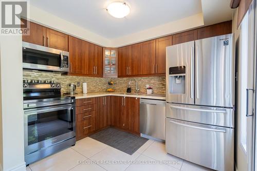 72 - 5420 Fallingbrook Drive, Mississauga, ON - Indoor Photo Showing Kitchen With Stainless Steel Kitchen