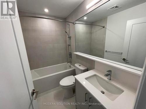 102 - 291 Queens Avenue, Oakville, ON - Indoor Photo Showing Bathroom