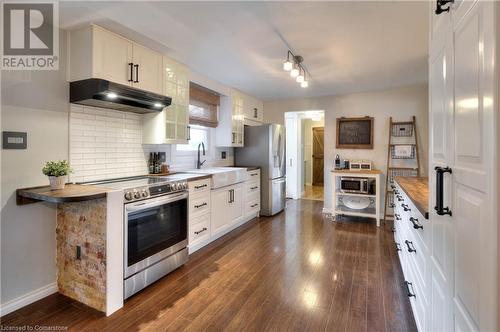 80 Manor Drive, Kitchener, ON - Indoor Photo Showing Kitchen With Upgraded Kitchen