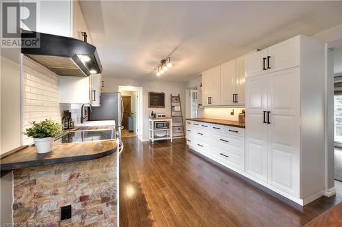 80 Manor Drive, Kitchener, ON - Indoor Photo Showing Kitchen