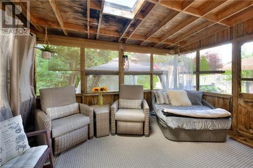 80 Manor Drive, Kitchener, ON - Indoor Photo Showing Living Room