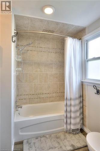 80 Manor Drive, Kitchener, ON - Indoor Photo Showing Bathroom