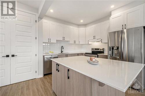 701 Perseus Avenue, Ottawa, ON - Indoor Photo Showing Kitchen With Upgraded Kitchen