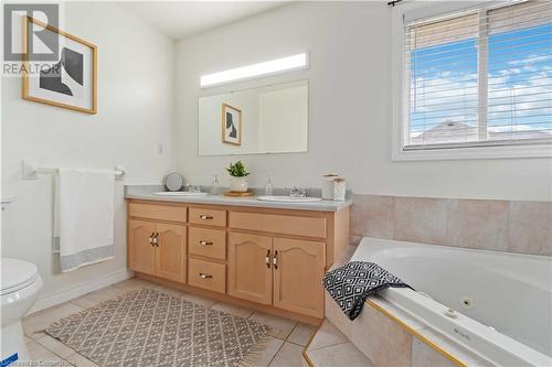 112 Stone Church Road W, Hamilton, ON - Indoor Photo Showing Bathroom