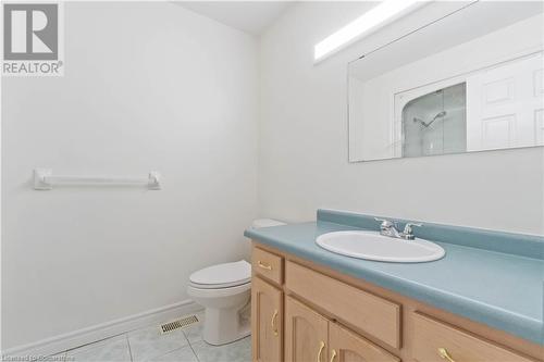 112 Stone Church Road W, Hamilton, ON - Indoor Photo Showing Bathroom