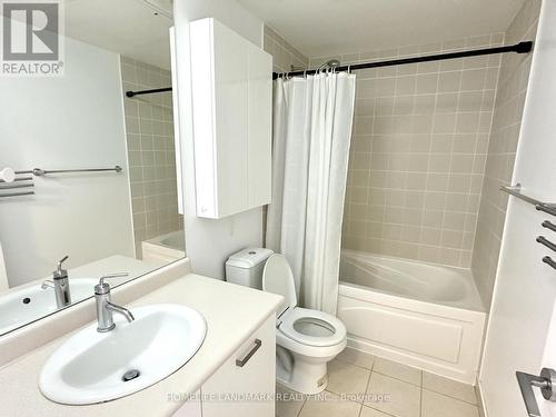 4507 - 832 Bay Street, Toronto, ON - Indoor Photo Showing Bathroom