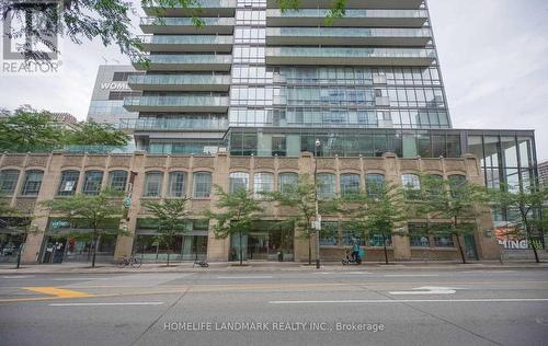 4507 - 832 Bay Street, Toronto, ON - Outdoor