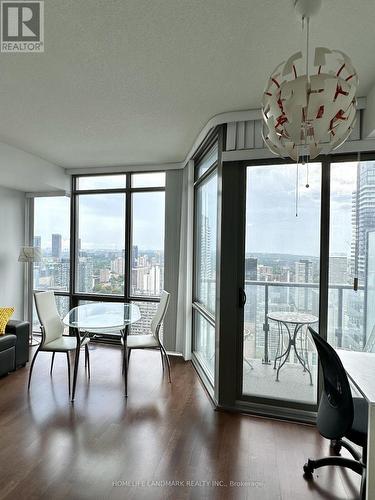 4507 - 832 Bay Street, Toronto, ON - Indoor Photo Showing Dining Room