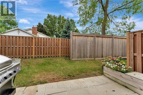 6 Munay Lane, Hamilton, ON - Outdoor