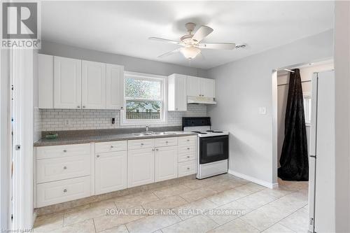 15 George Road, Fort Erie, ON - Indoor Photo Showing Kitchen