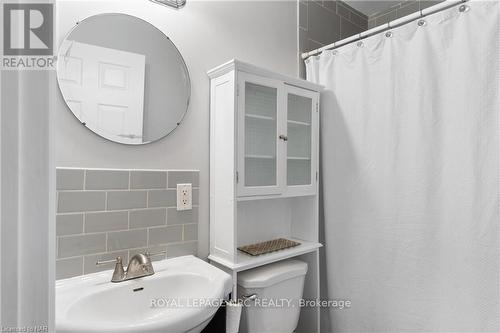 15 George Road, Fort Erie, ON - Indoor Photo Showing Bathroom