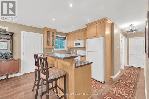 70 39Th Street N, Wasaga Beach, ON - Indoor Photo Showing Kitchen