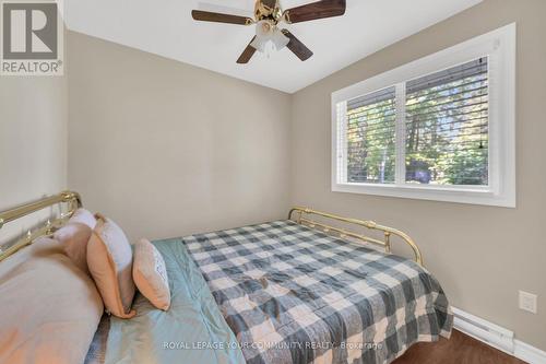 70 39Th Street N, Wasaga Beach, ON - Indoor Photo Showing Bedroom